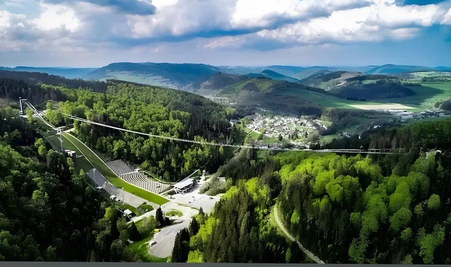 Skywalk Willingen über dem Tal